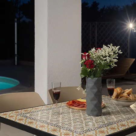 Akadia Holiday - Heated Pool Vila