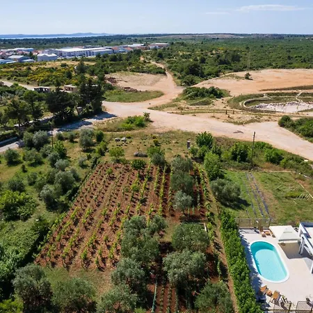 Akadia Holiday - Heated Pool Vila Zadar
