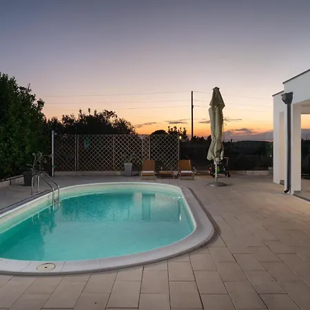 Akadia Holiday - Heated Pool Задар